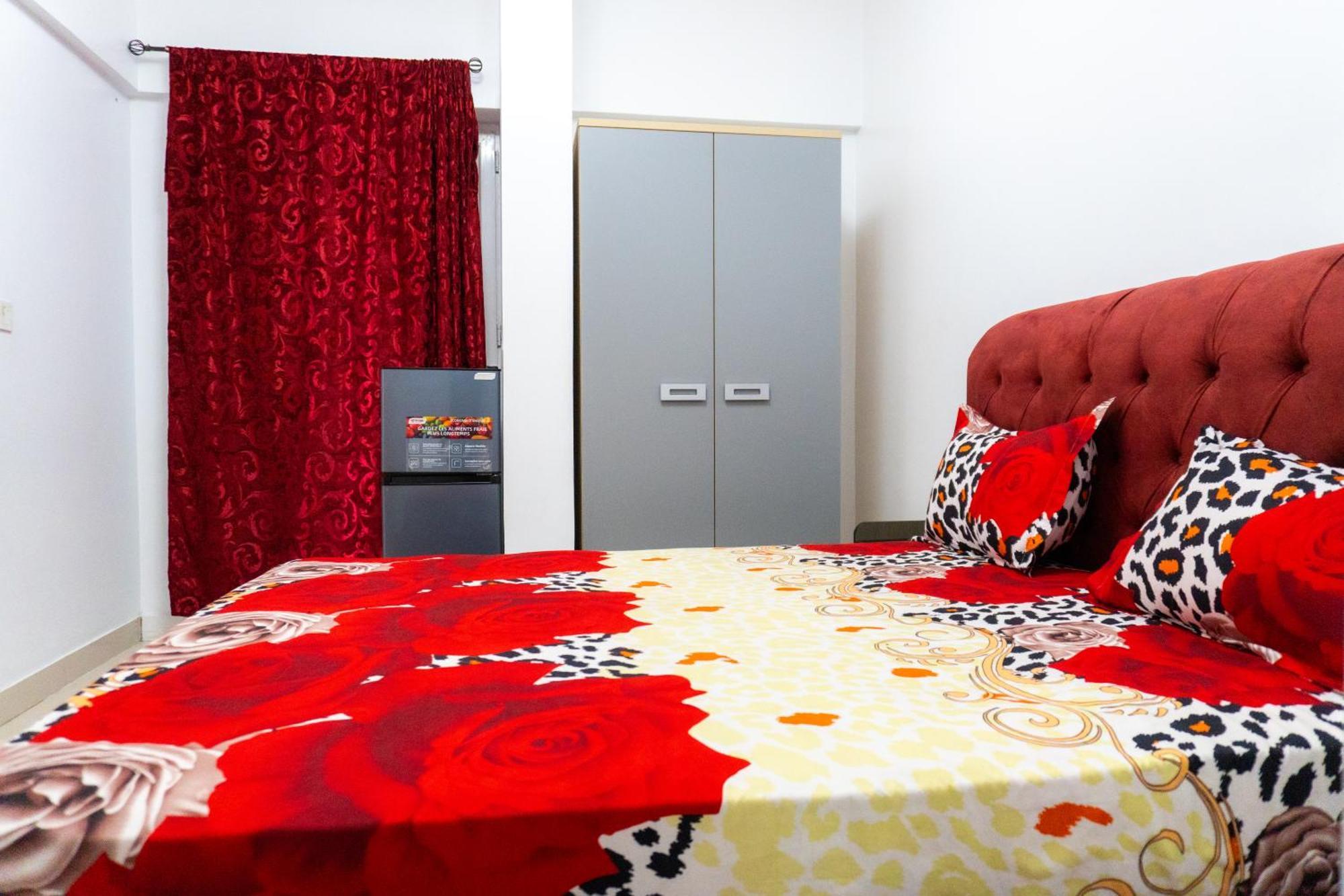 Chambres Meublees Avenue Cheikh Anta Diop Дакар Екстериор снимка
