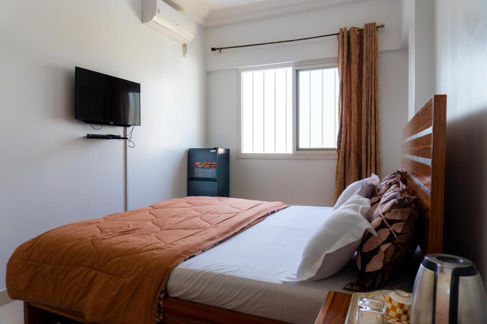 Chambres Meublees Avenue Cheikh Anta Diop Дакар Екстериор снимка